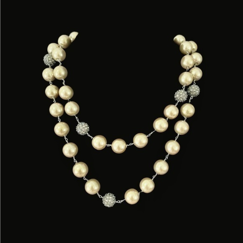 Elegant Pearl and Silver Beaded Necklace